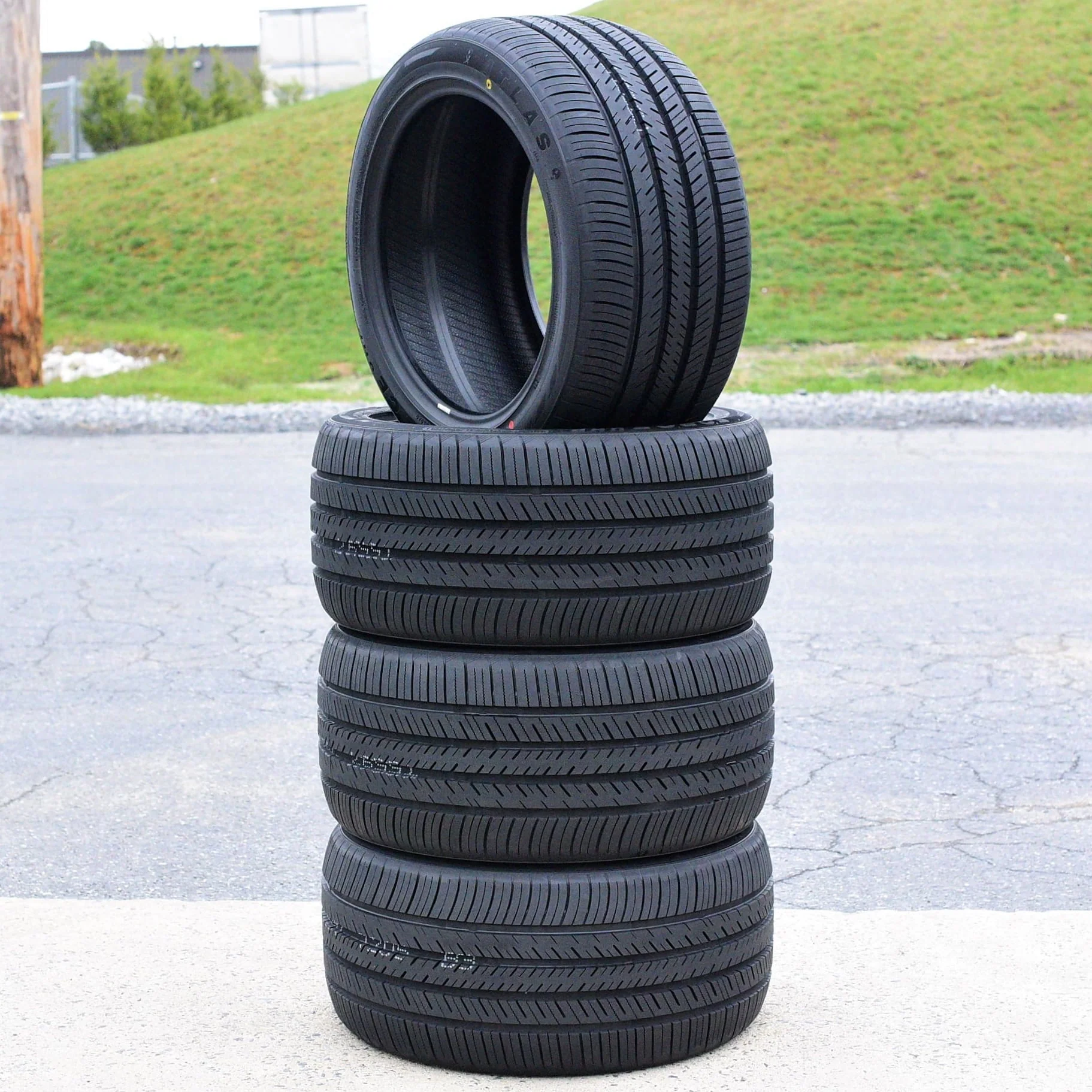 A set of 4 (4)265/35R20 99Y XL high-performance full-season tires for: 2015-23 Ford Mustang EcoBoost Premium, 2012-13 Audi A7 Quattro Base - Image 3