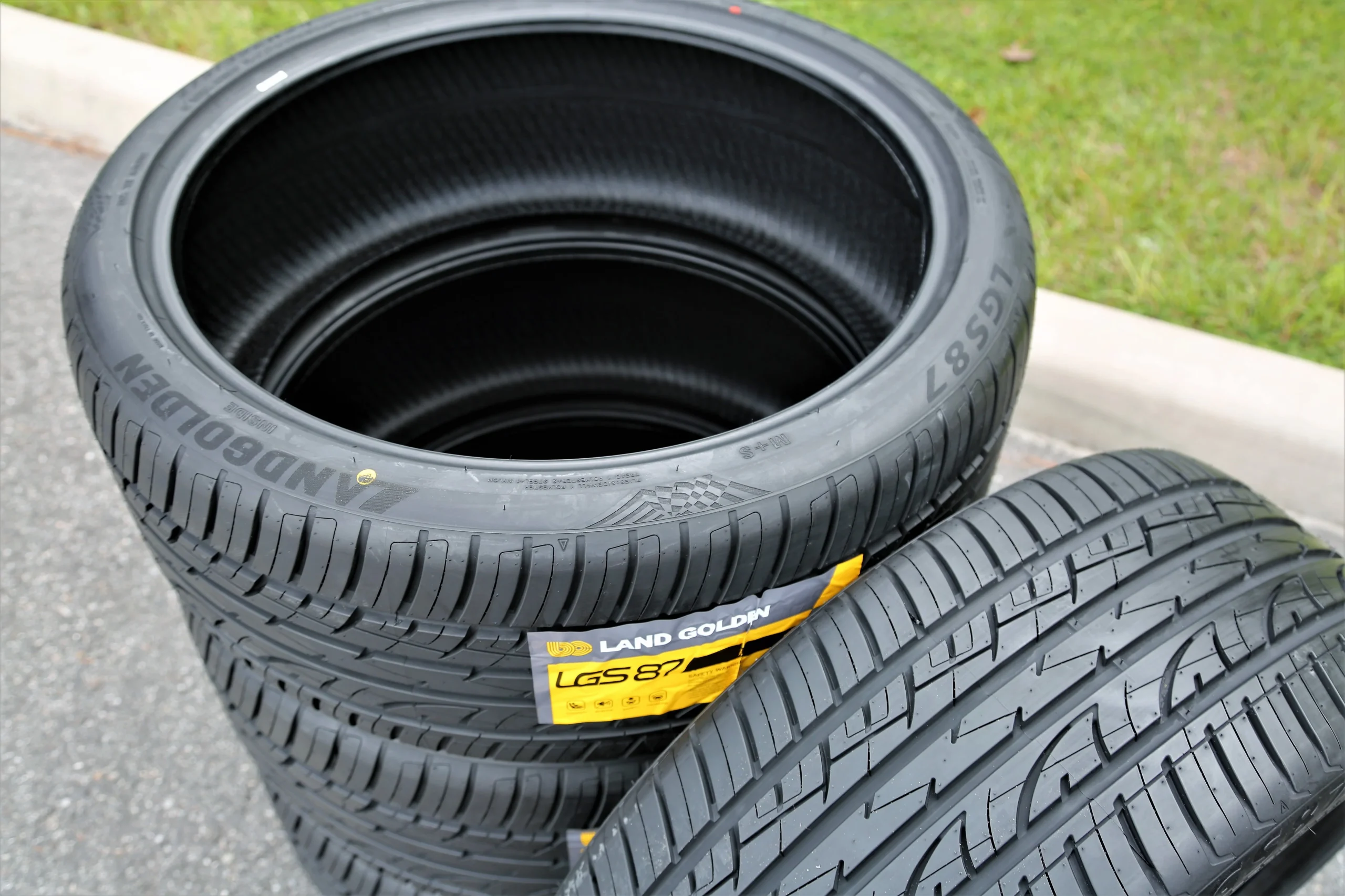A set of 4 (quad) 275/40R20 ZR 106W XL full season performance tires - Image 3