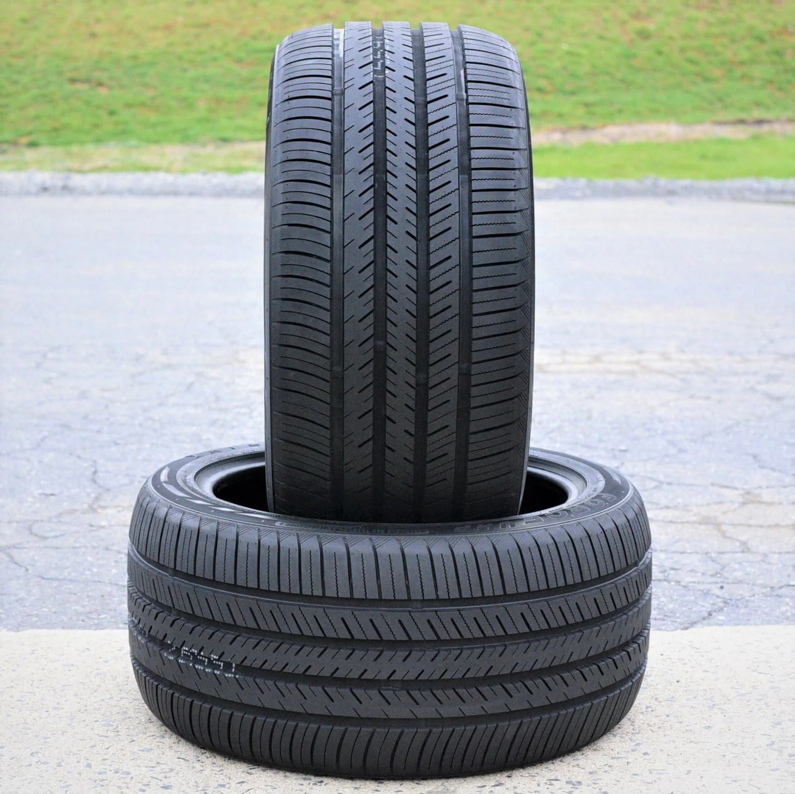 A pair of 2 (2) 255/40R20 101W XL A/S performance tires - Image 3