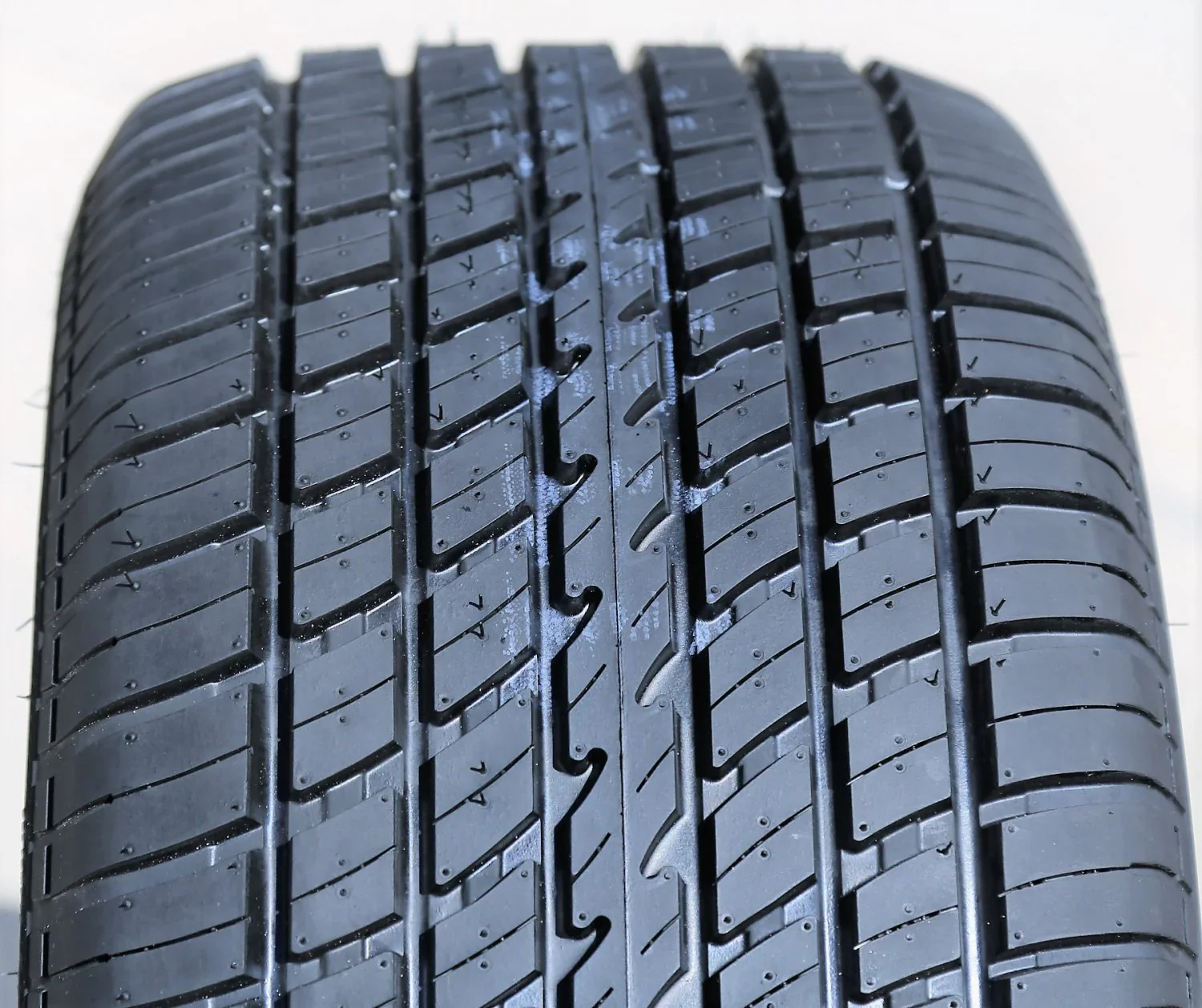 Cooper Cobra Radial Tire G/T 295/50R15 105S A/S All Season - Image 3
