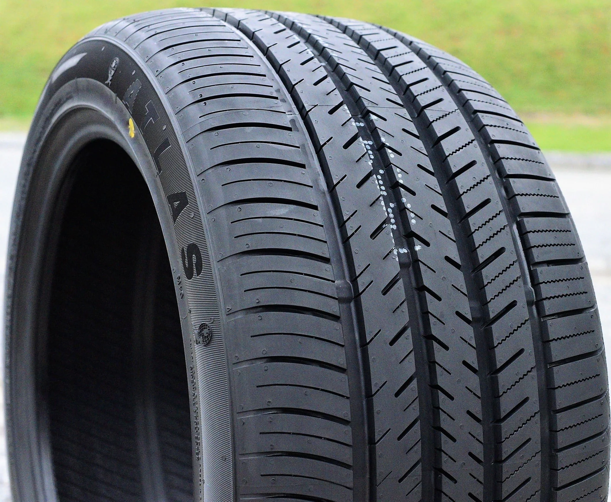 A set of 4 (4)265/35R20 99Y XL high-performance full-season tires for: 2015-23 Ford Mustang EcoBoost Premium, 2012-13 Audi A7 Quattro Base - Image 9