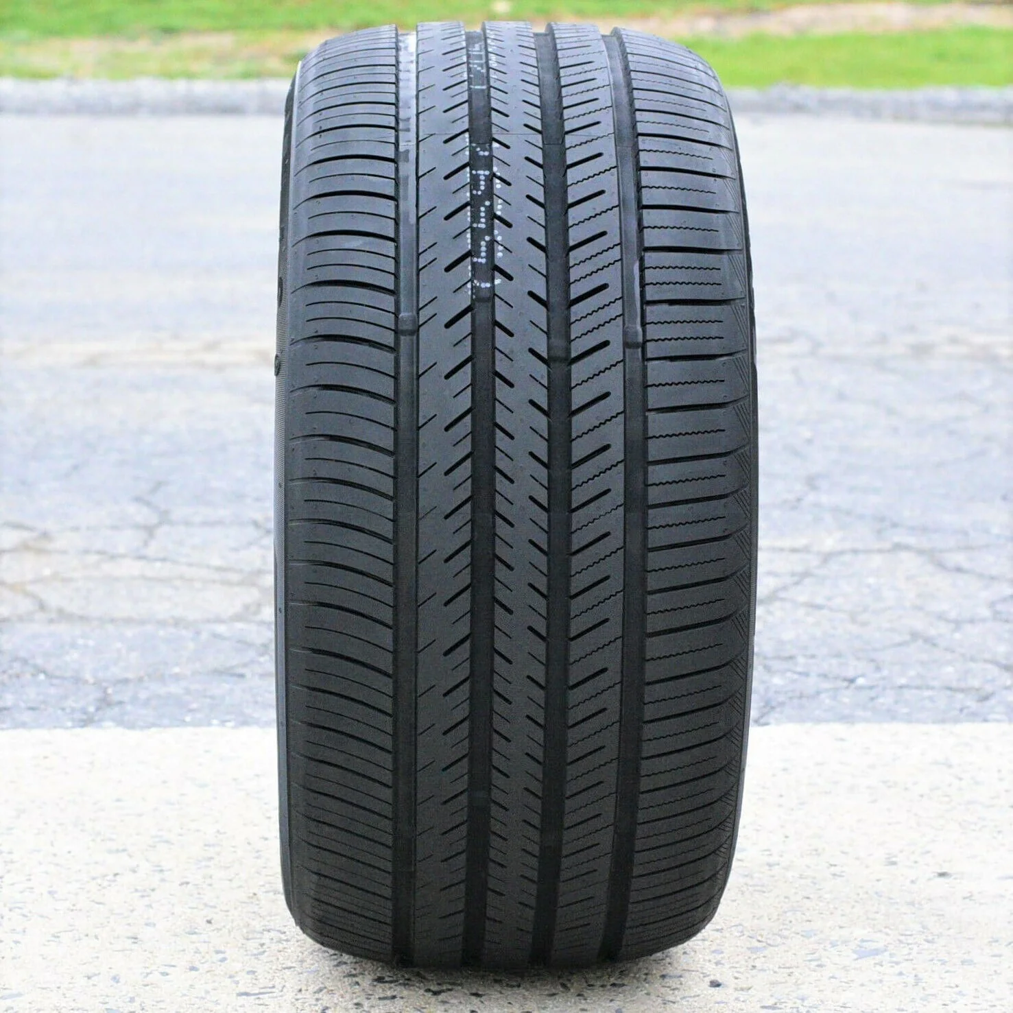 A set of 4 (4)265/35R20 99Y XL high-performance full-season tires for: 2015-23 Ford Mustang EcoBoost Premium, 2012-13 Audi A7 Quattro Base - Image 10