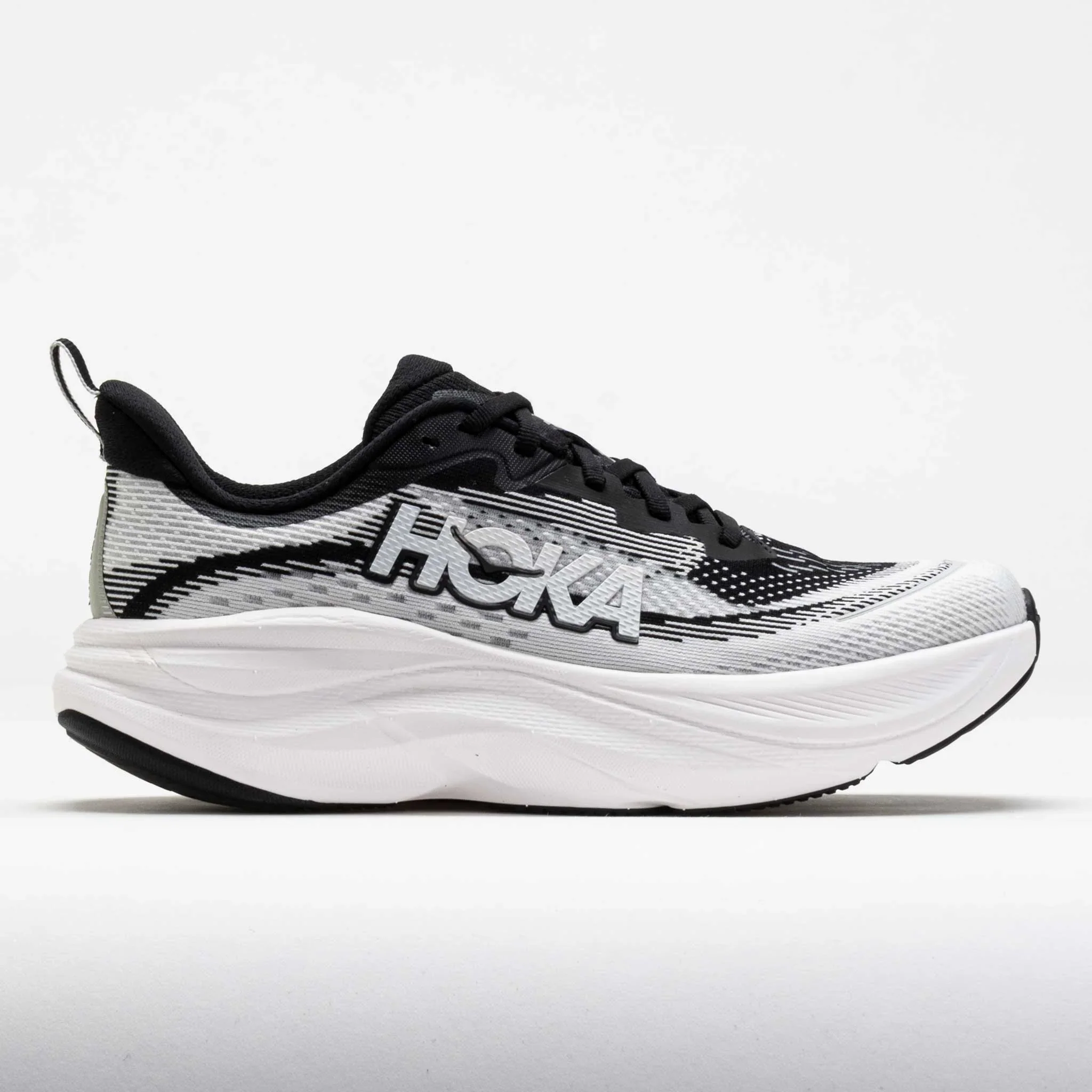 Women's Black/White Running Shoes - Skyflow