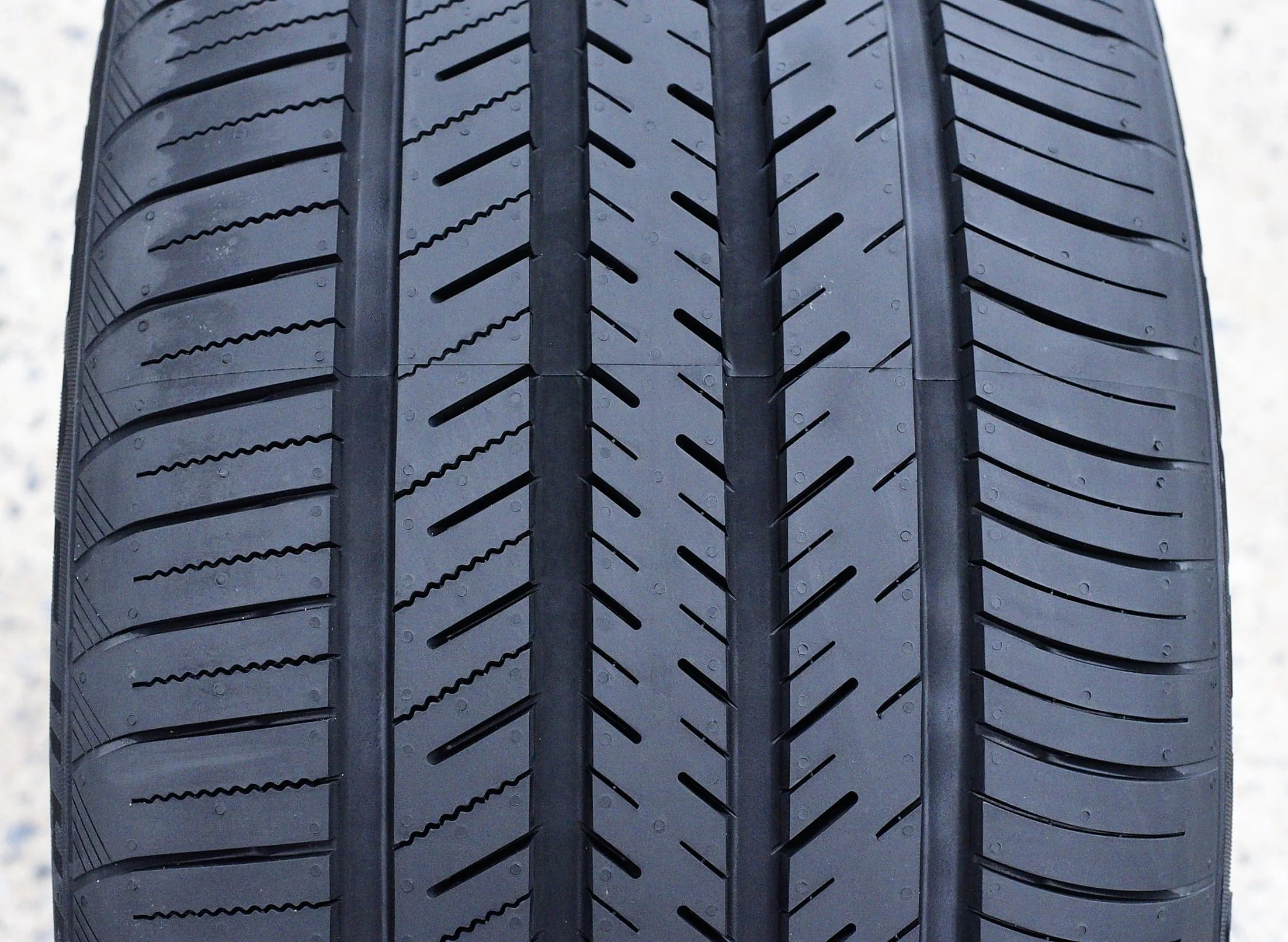 A set of 4 (4)265/35R20 99Y XL high-performance full-season tires for: 2015-23 Ford Mustang EcoBoost Premium, 2012-13 Audi A7 Quattro Base - Image 5