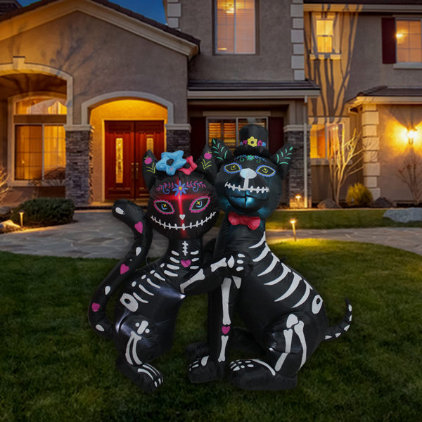 Henrique Halloween Skeletons Inflatable Outdoor Decoration